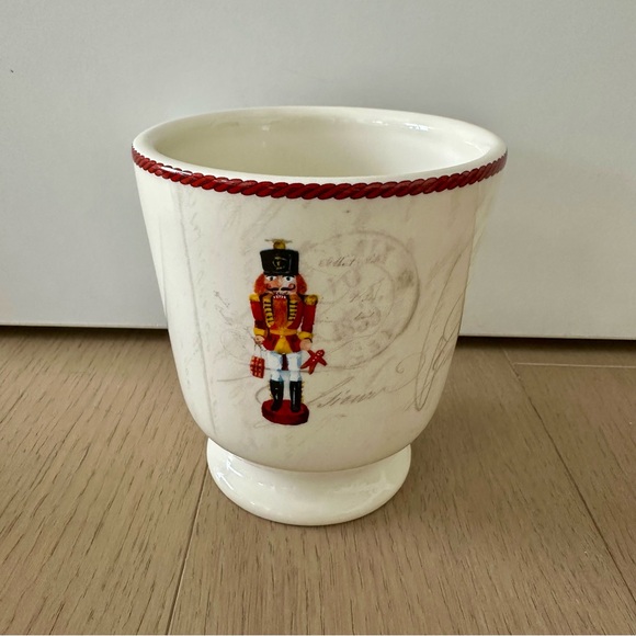 Williams Sonoma Nutcracker Christmas Holiday Festive Set of 6 Mugs - Picture 3 of 8